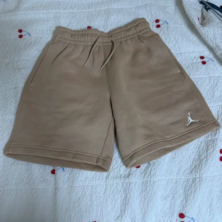 나이키 조던 베이지 반바지 S 새상품