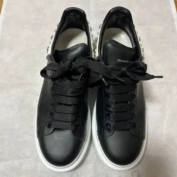 Alexander McQueen 스터드 스니커즈