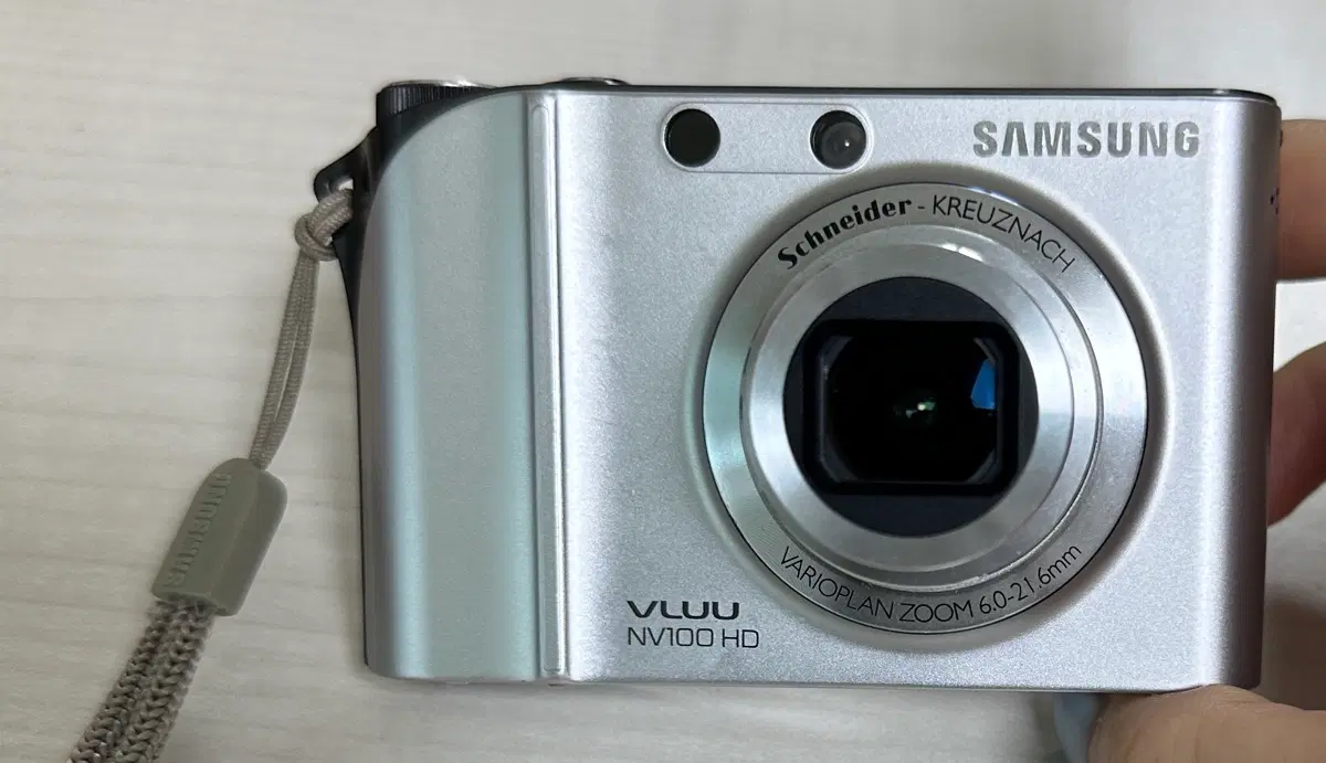 삼성 Vluu NV100 HD디카