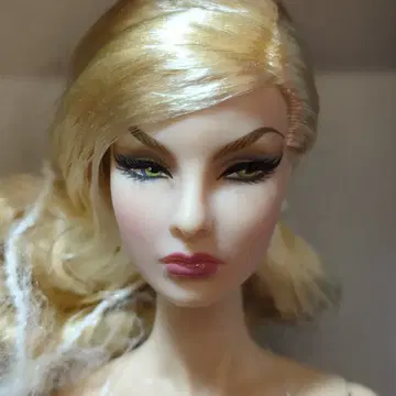 Integrity Toys FASHION ROYALITY 2025W 클럽 한정판 Baroness Agnes Von Weiss Gardenia