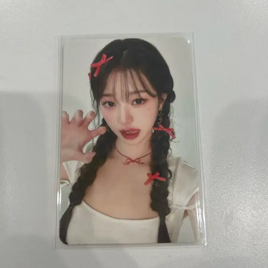 어뮤즈 헬로키티 장원영 포카