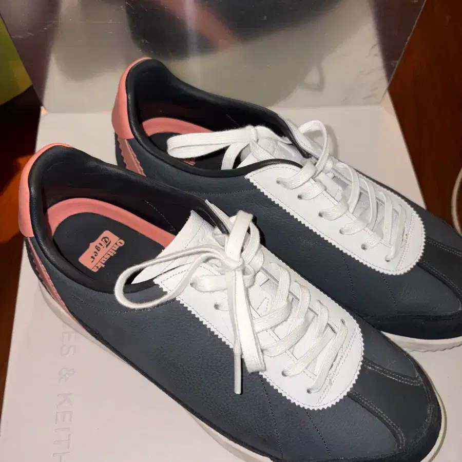 오니츠카타이거 스니커즈 270
