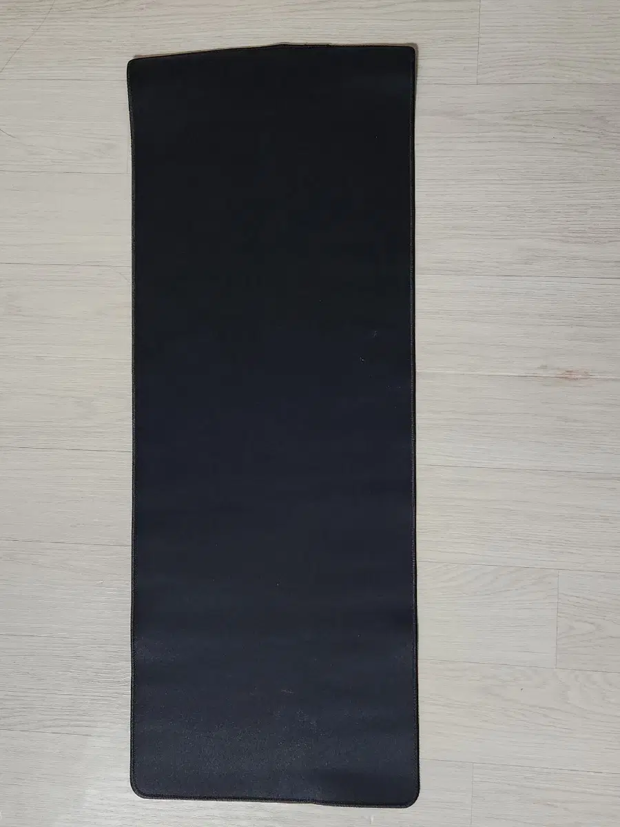 기다란 마우스 패드