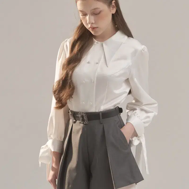 (새상품)퍼제인 더블 버튼 리본 블라우스