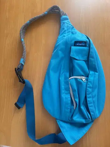 KAVU 숄더 로프 슬링백 라이트 블루