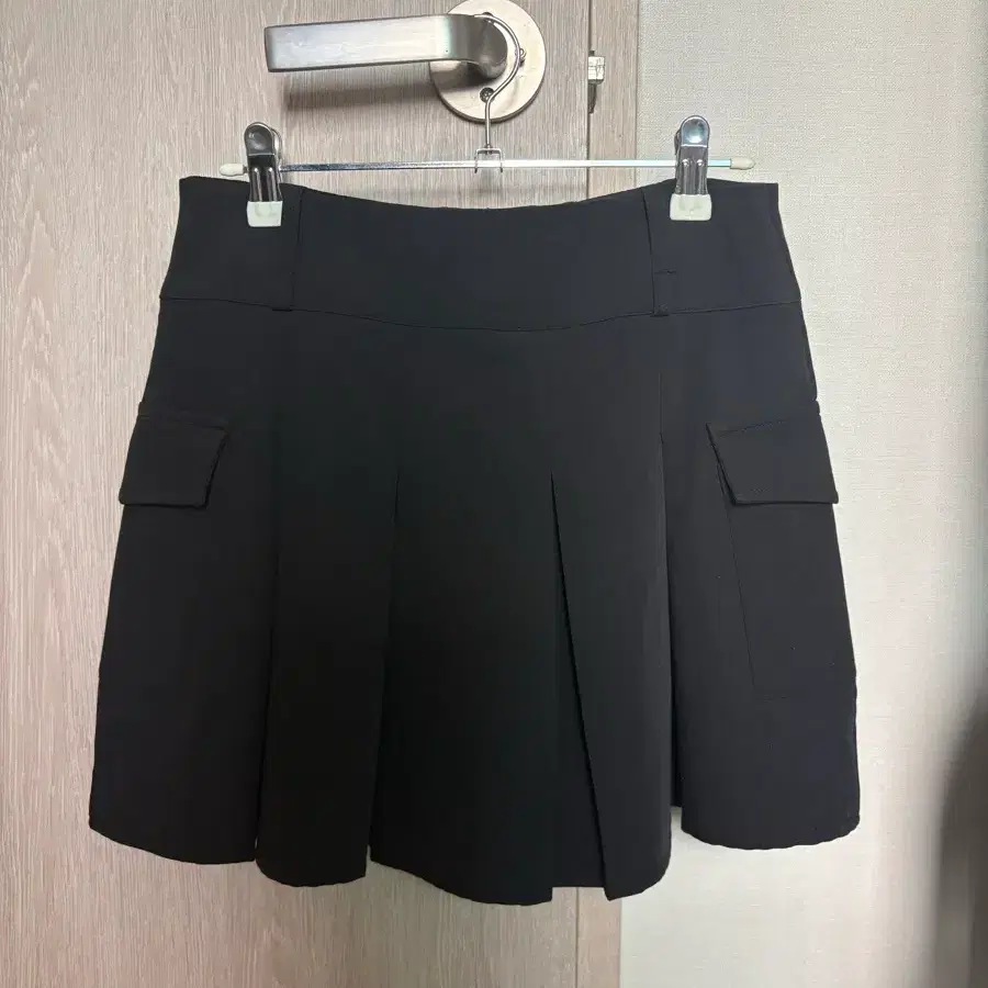 블랙 카고 스커트