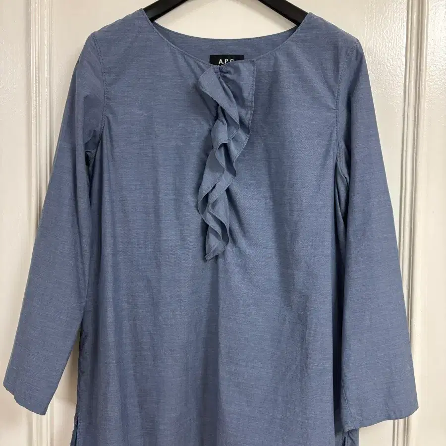 A.P.C. 프릴 블라우스 블루