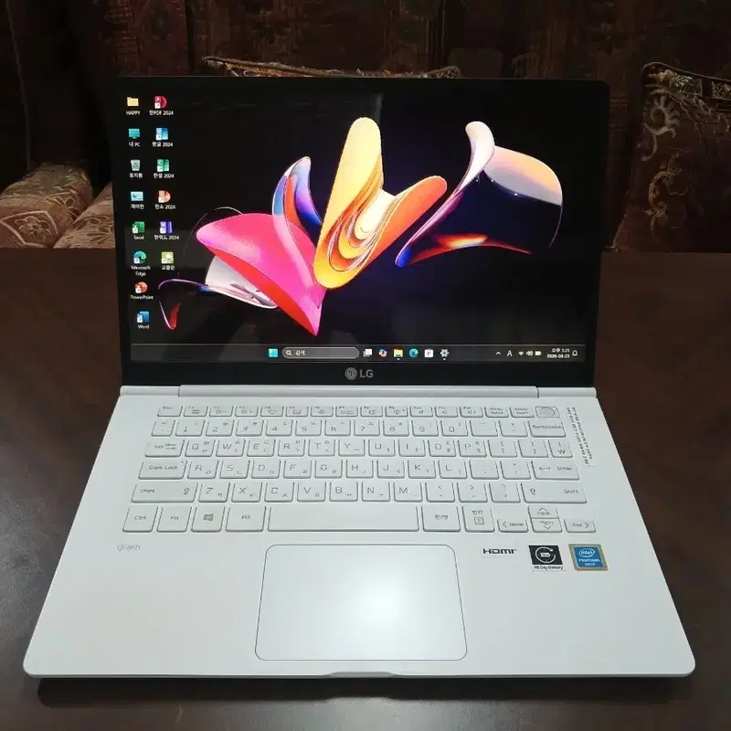LG 그램 노트북 화이트 램8기가 SSD256기가