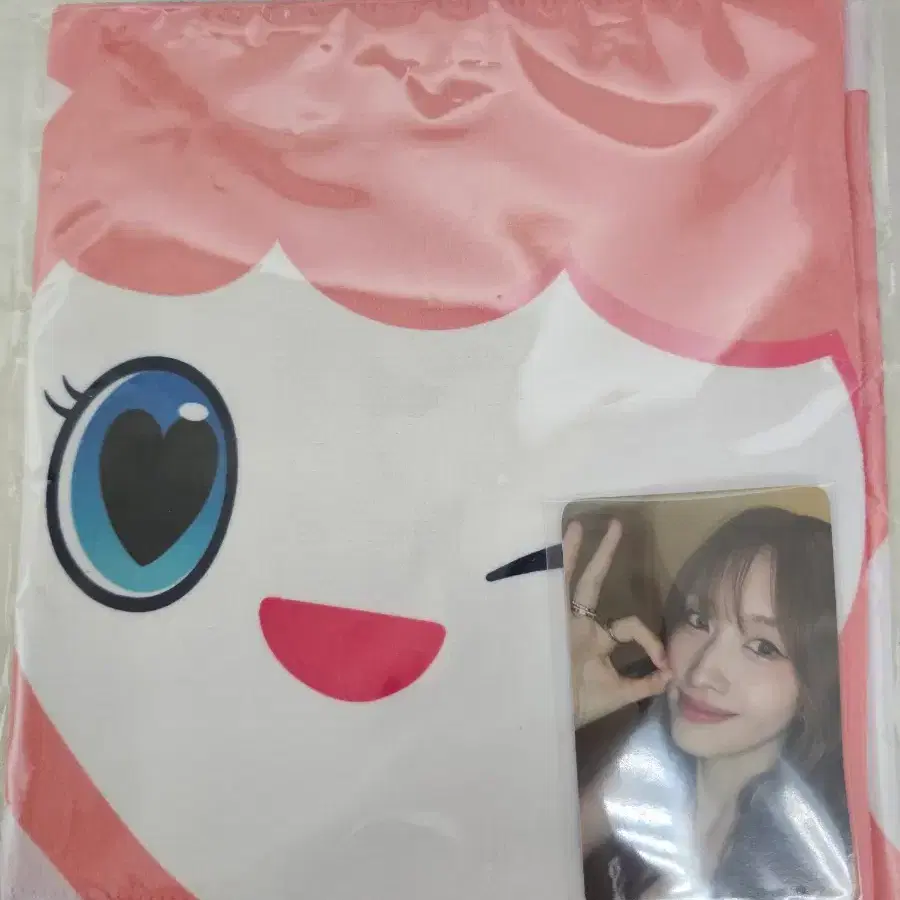 twice 팝업 슬로건 lovely slogan 모모 momo