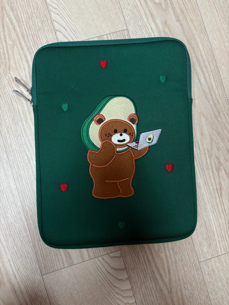 초록색 곰돌이 아이패드 파우치