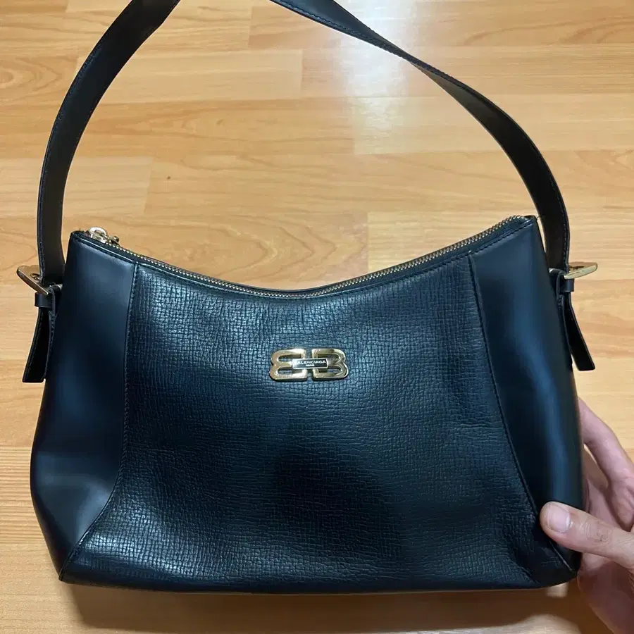 00s 발렌시아가(BALENCIAGA) 빈티지 BB 로고 가죽 숄더백