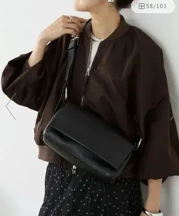 BEARDSLEY 바디백 블랙