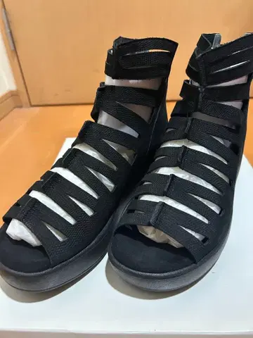 키치죠지 토끼 상점 블랙 샌들 23.5 미착용 컨디션 최상