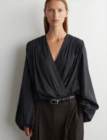 새상품 COS 코스 GATHERED WRAP-OVER BLOUSE