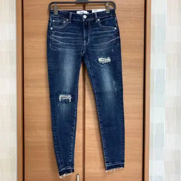 택 포함 새상품 아줄바이마우지 AZUL DENIM 리페어 스키니 데님 M