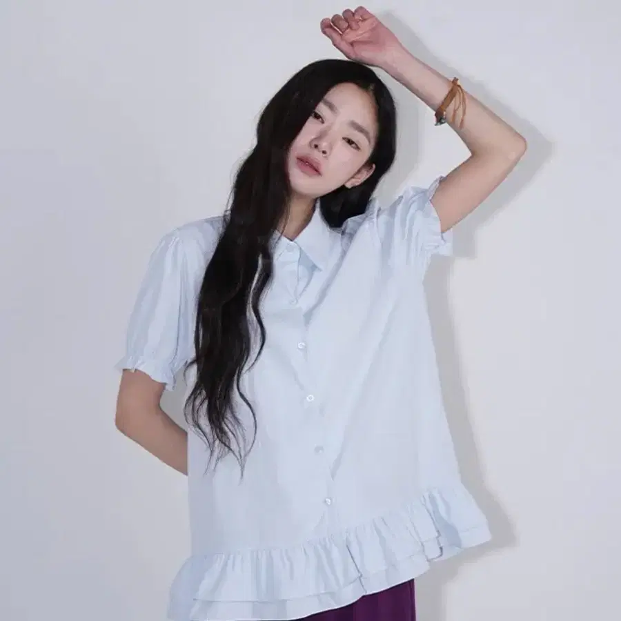 럽미-멜핀 퍼프 소매 프릴셔츠 반팔 블라우스 팔아요
