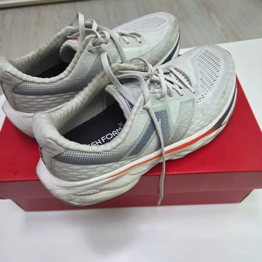 뉴발란스 1080v14 280 러닝화