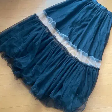 릴리 브라운 튤 레이어드 플레어 롱 스커트 블랙