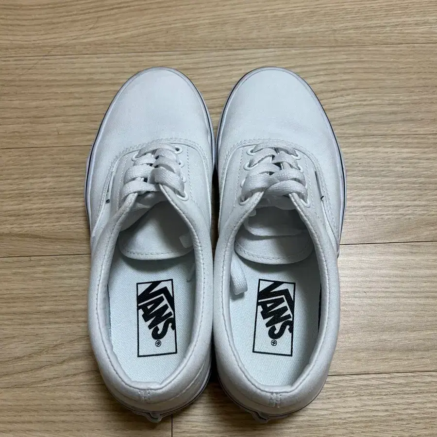 반스 어센틱 흰색 신발