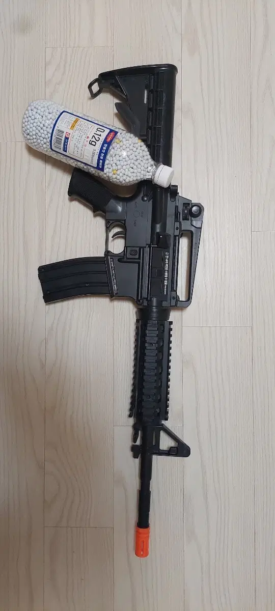 아카데미과학 M4A1 카빈 에어코킹 소총 판매합니다.