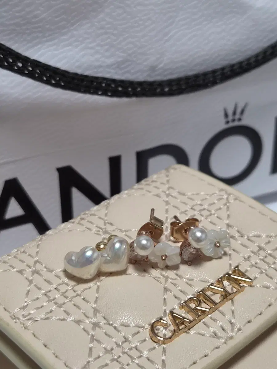 로탈라 14k 오로라 하트 진주 귀걸이