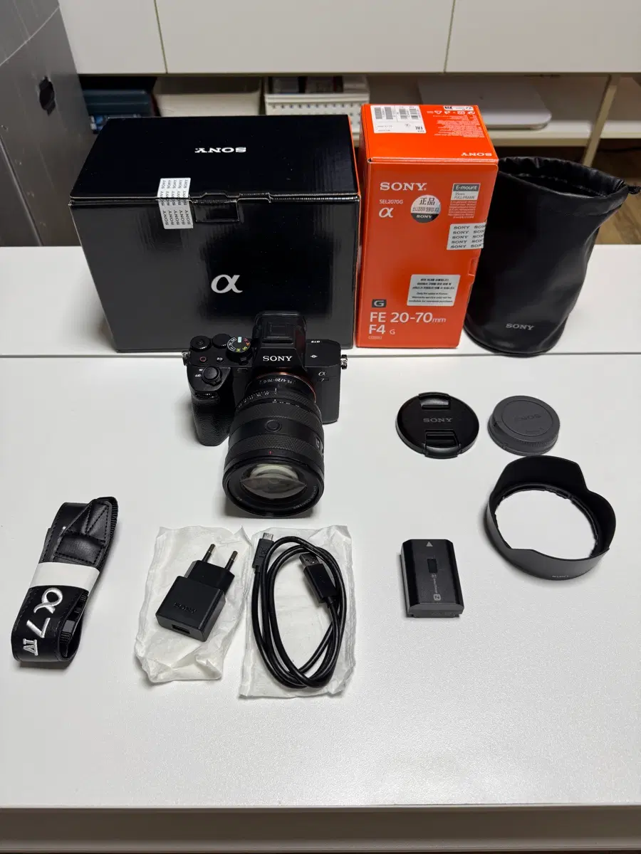 소니 A7M4 카메라 + FE 20-70mm F4 G 렌즈