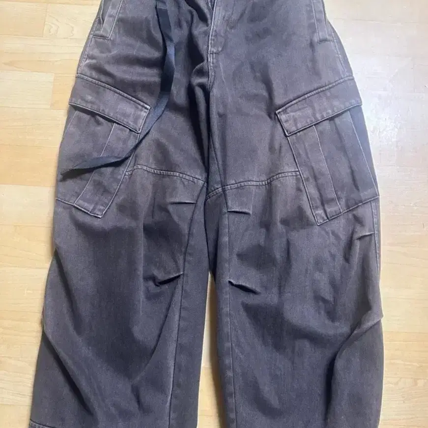 해칭룸 밀팬츠