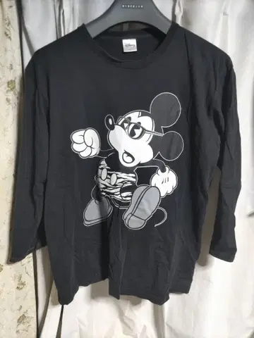 Disney 미키마우스 7부 소매 티셔츠 블랙