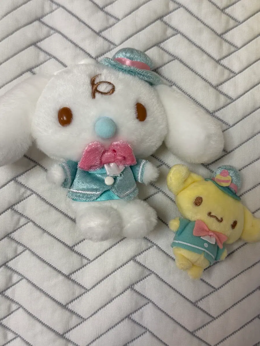 산리오 시나모롤 스위트 카페 밀크 에스프레소 뱃지 인형