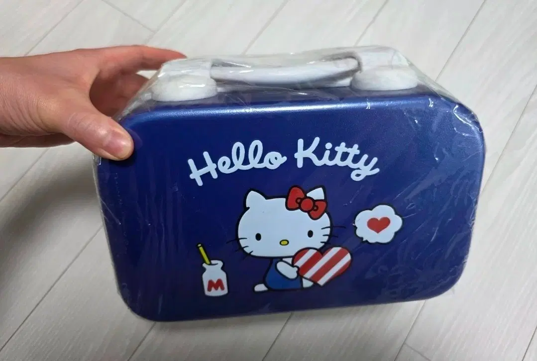 키티 미니캐리어 수납 짱 많이들어감