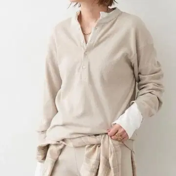 두지엠 클라세 아메리카나 와플 롱 슬리브 T셔츠 베이지