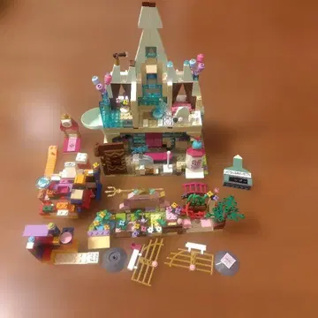 LEGO 디즈니 프린세스 성과 정원 조립 세트