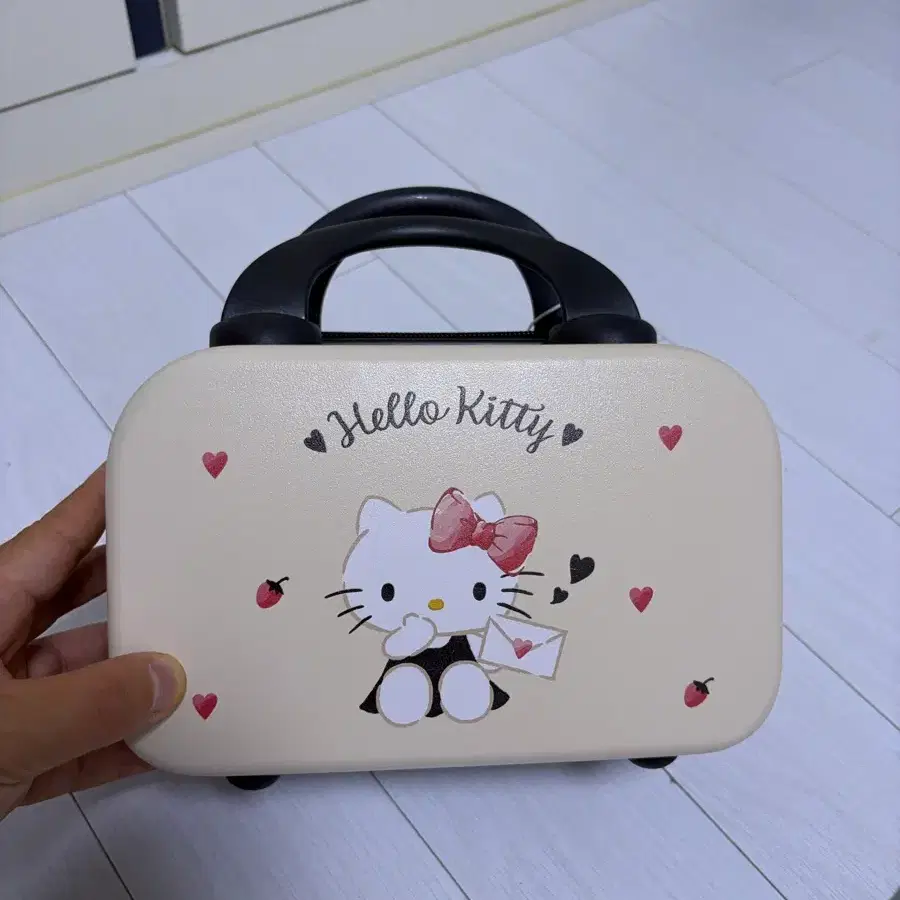 산리오 헬로키티 캐리어 레디백