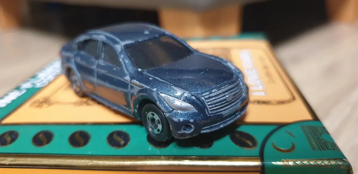 토미카 No.8 닛산 푸가(Nissan Fuga)