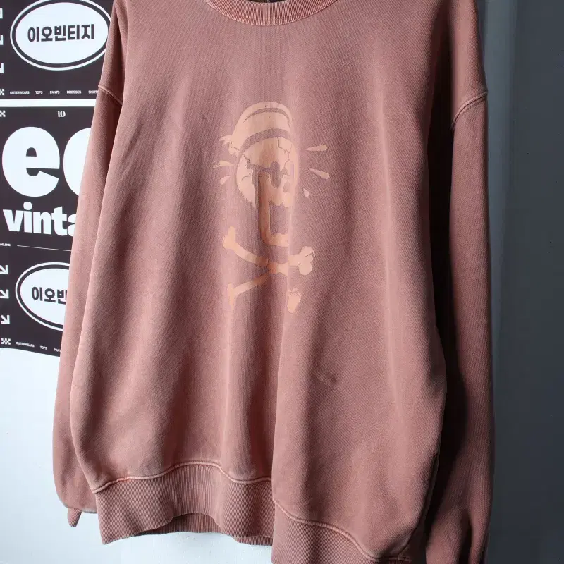 (L-XL) 프리즘웍스 맨투맨 티셔츠 피그먼트 스컬 핑크-H37383