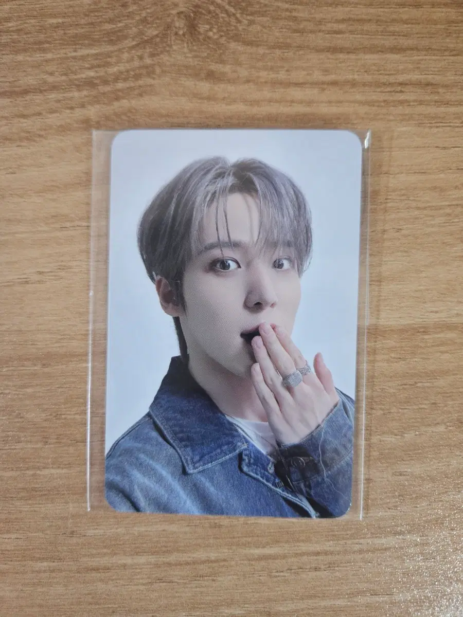 에이티즈 CGV 포카 윤호