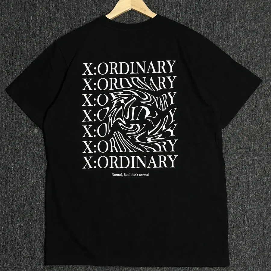 X:ORDINARY 블랙 로고 반팔티 52