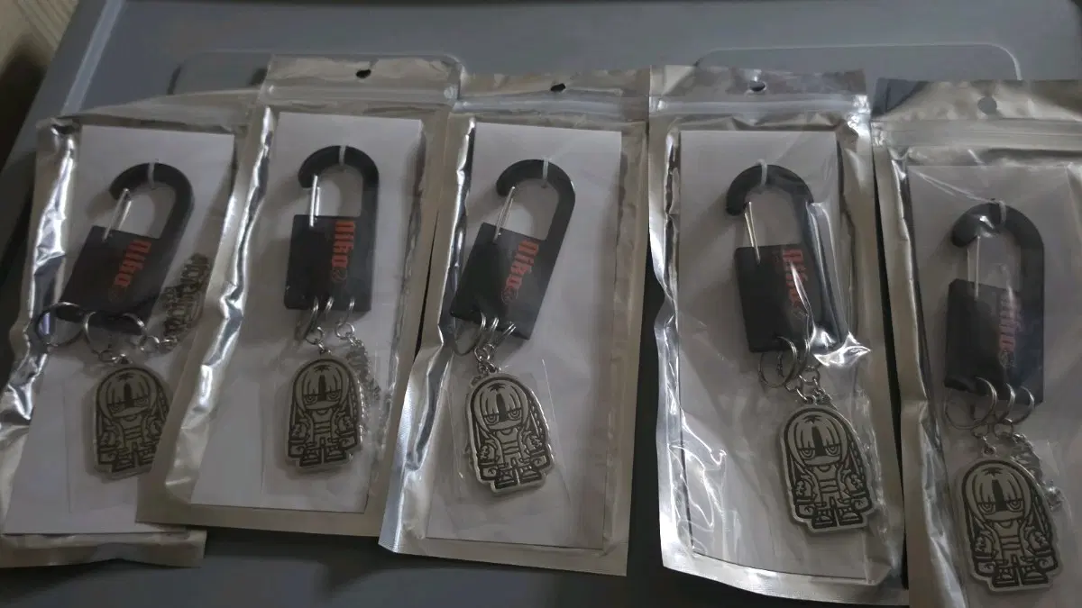 홀로라이브 플로글로 코가네이 니코 데뷔 메탈 키링