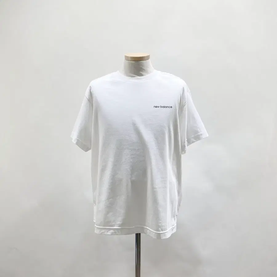 뉴발란스 반팔 티셔츠 화이트 M