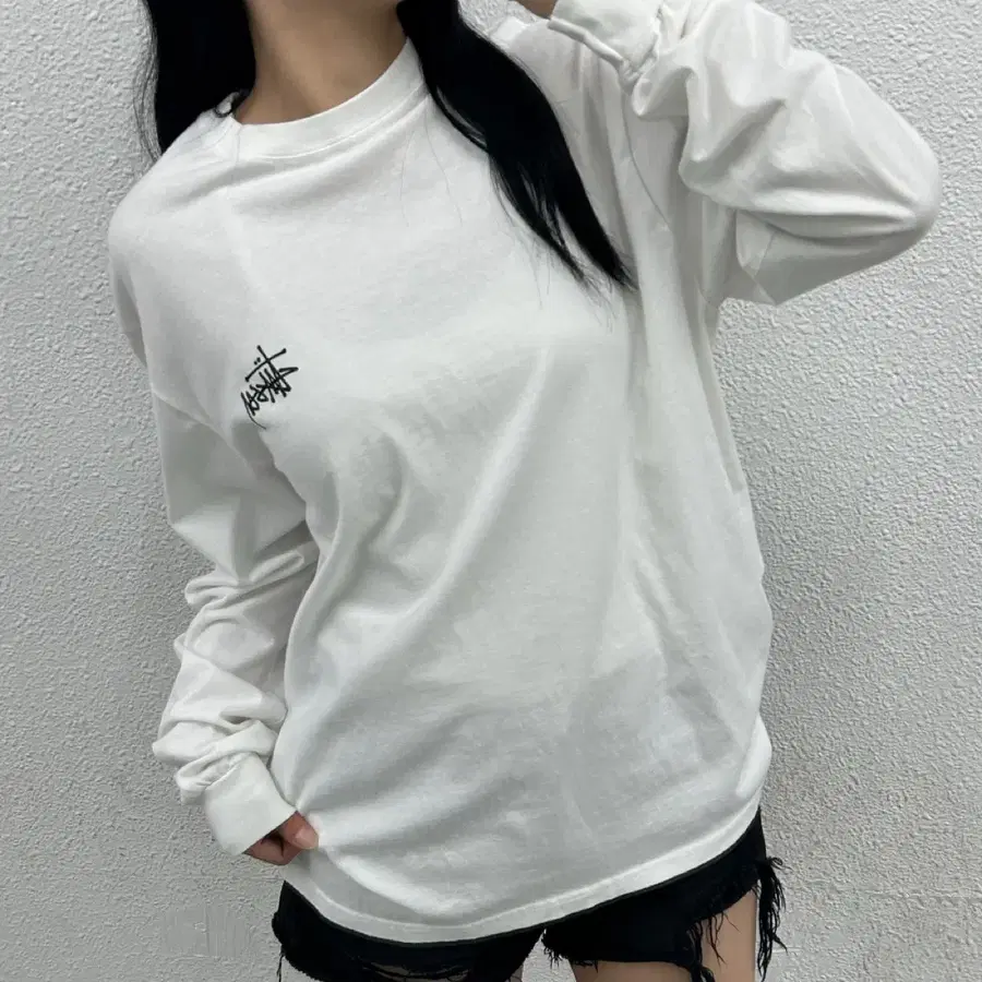 스투시 백로고 화이트 반팔 L
