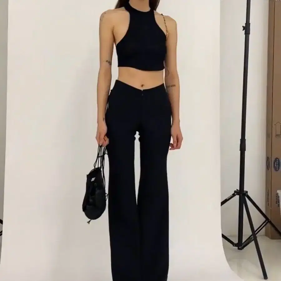 혜인서 SS21 knit cresent top 슬리브리스 1size