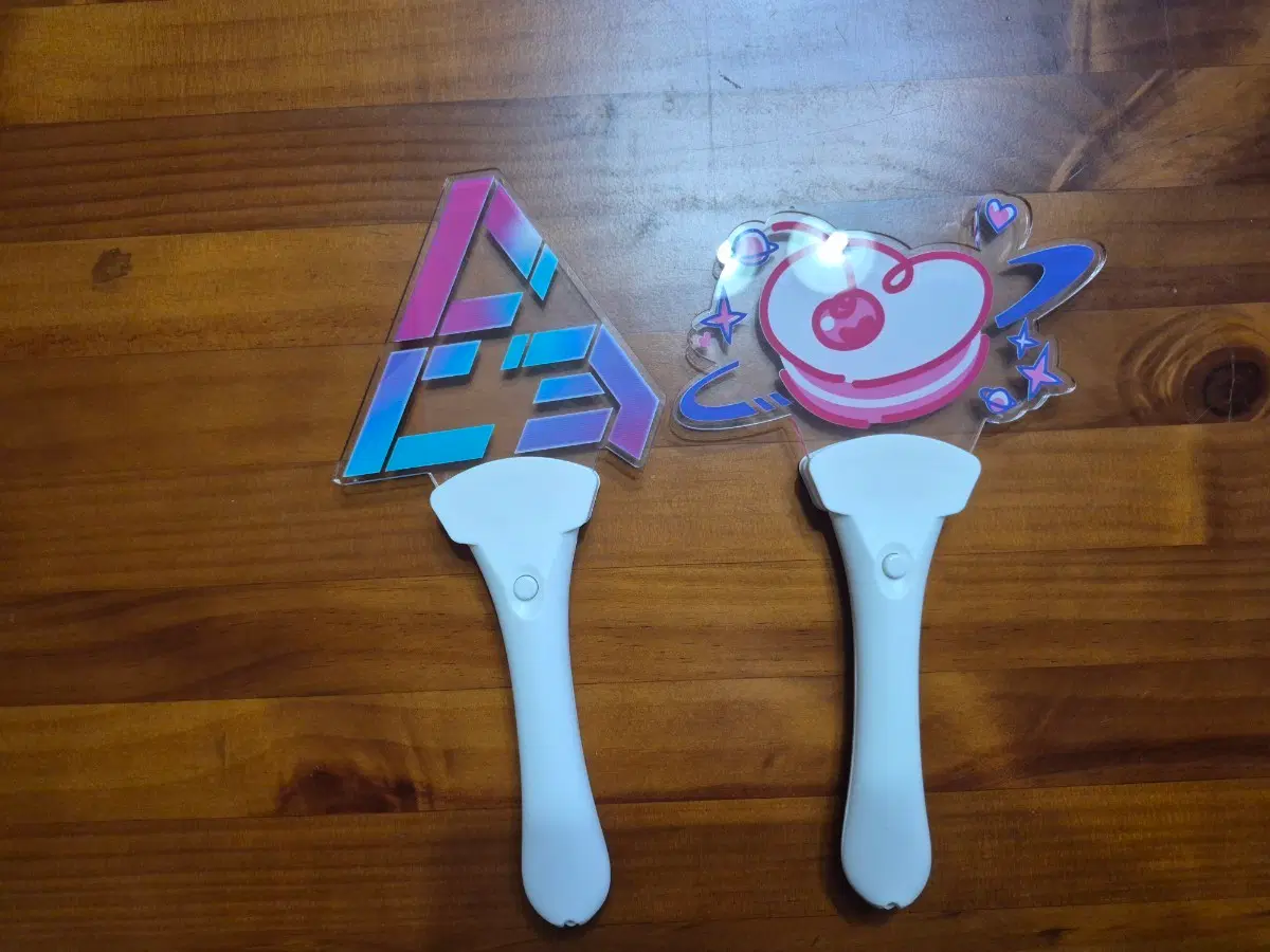 엘스타 응원봉(트에&메케) + 엘스타2 포토카드&포스터 세트