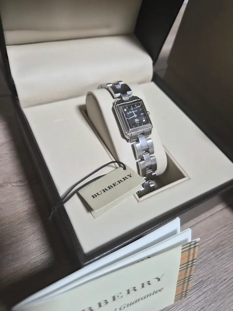 Burberry 버버리 스퀘어 쿼츠 여성 손목시계