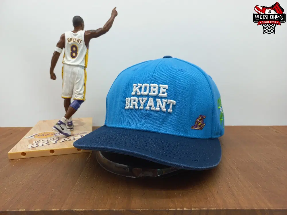 NBA 코비 브라이언트 LA 레이커스 은퇴 시즌 자수 스냅백 모자 블루