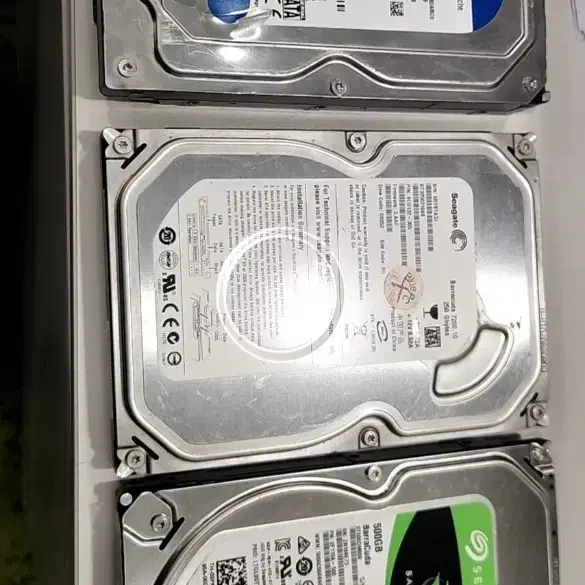 하드디스크 1TB 500GB 250GB 3개 고장