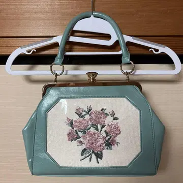 부케 자수 와이드 가마구치 백 안나더 안젤라스 핀트