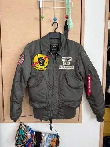 ALPHA INDUSTRIES MA-1 플라이트 자켓 와펜