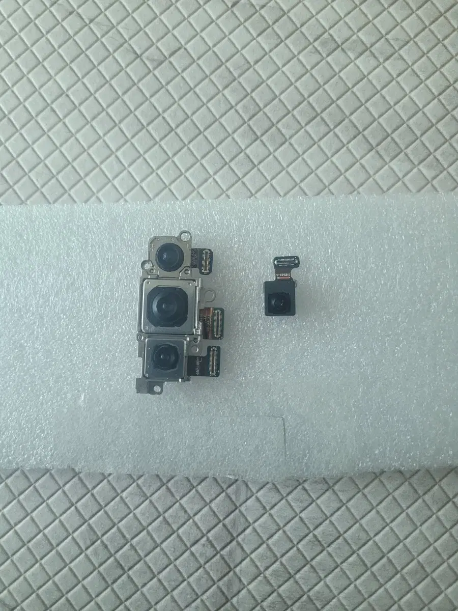 (부품용) 갤럭시 S22 (SM-S901N) 카메라 부품 팝니다