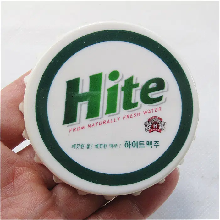 Hite 하이트맥주 병뚜껑 모양 냉장고 자석 오프너 (721)
