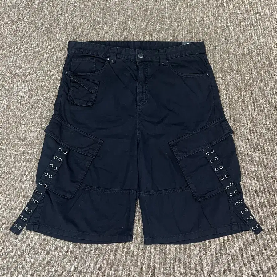 자라 ZARA 블랙 카고 반바지 34